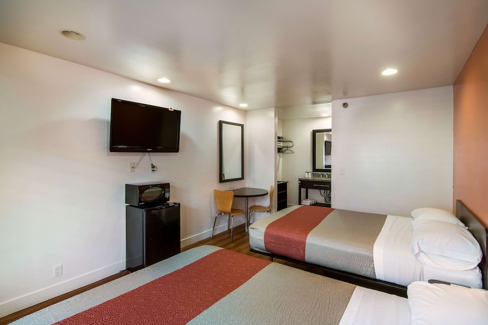 motel 6 monterey park ca