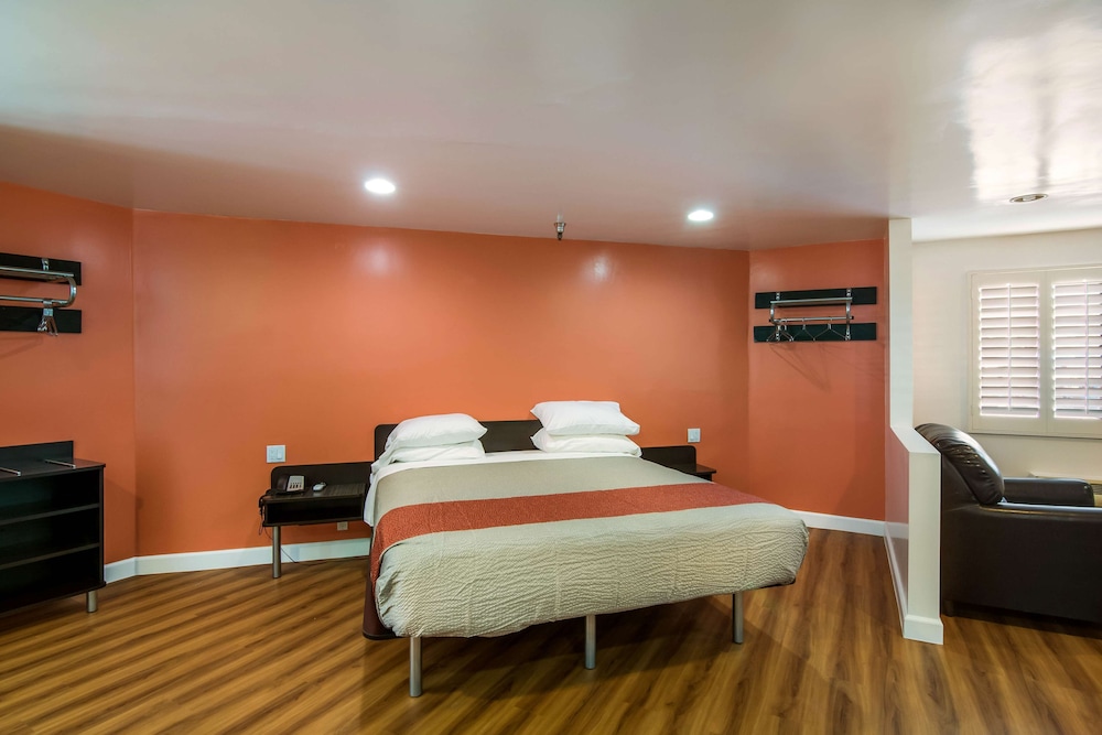 motel 6 monterey park ca