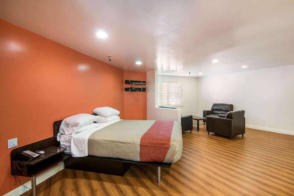 motel 6 monterey park ca