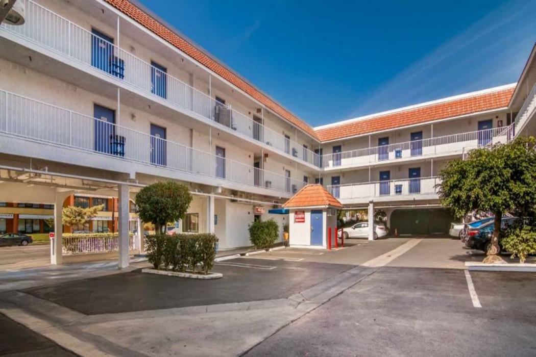 motel 6 monterey park ca