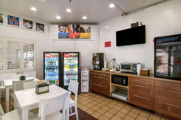 motel 6 monterey park ca