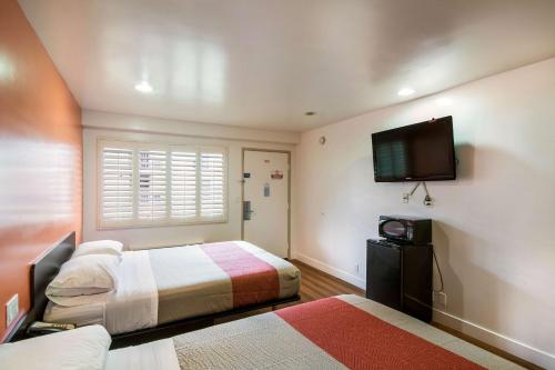 motel 6 monterey park ca