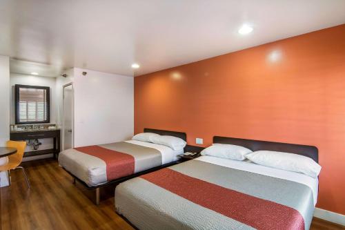 motel 6 monterey park ca