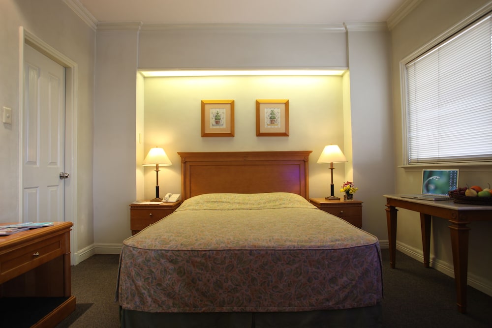 sunny bay suites