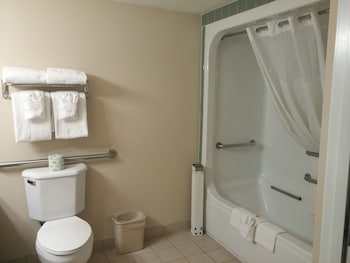 comfort suites airport