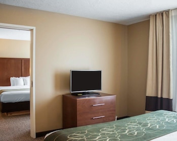 comfort suites airport