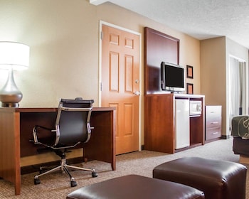 comfort suites airport