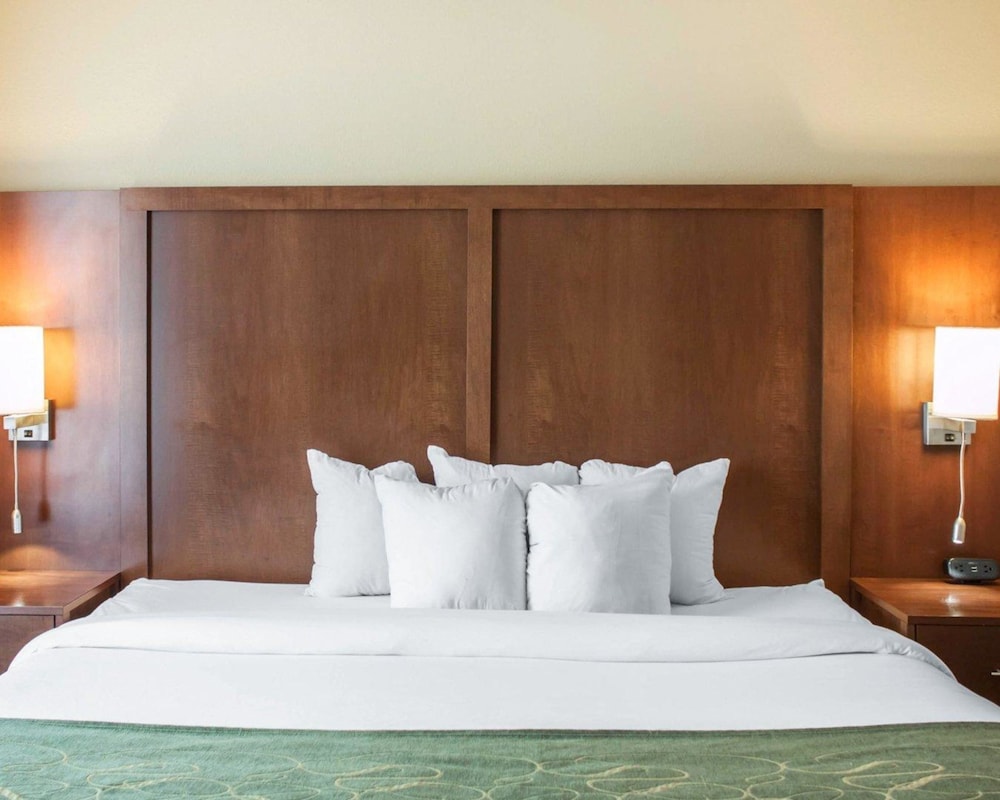 comfort suites airport