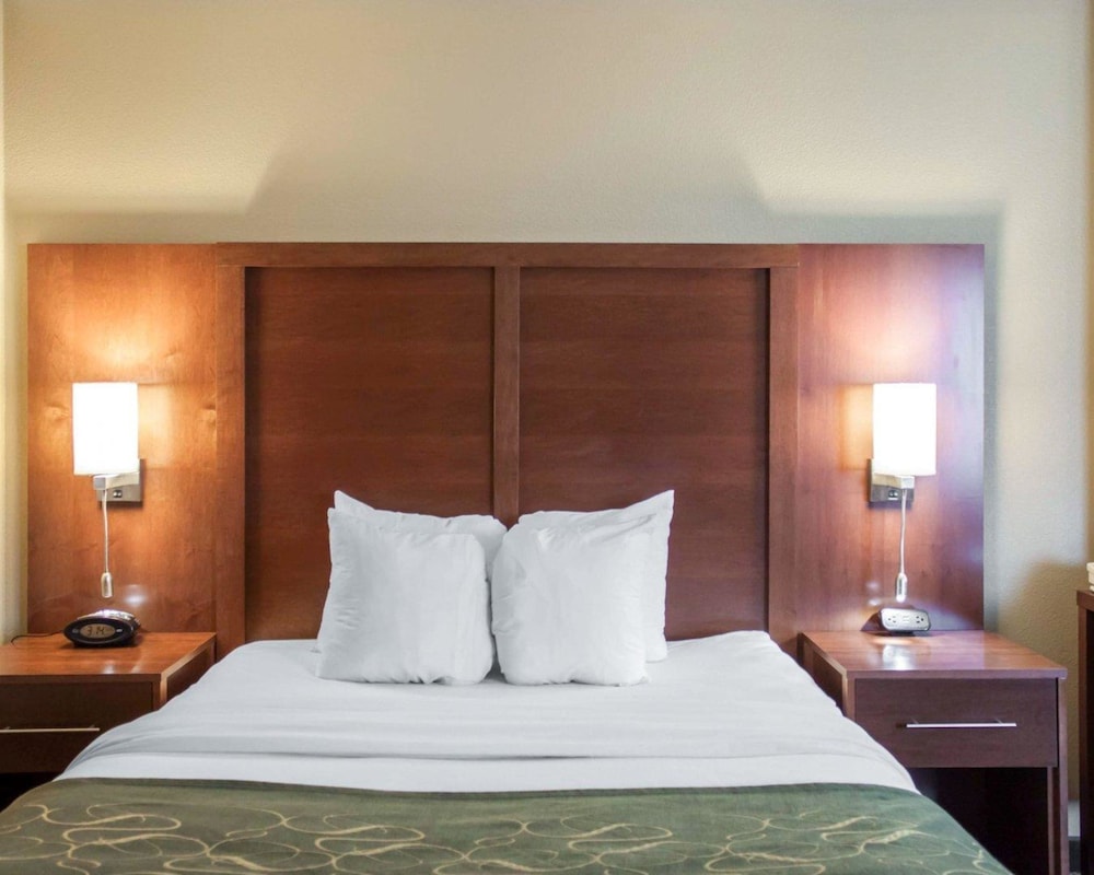 comfort suites airport