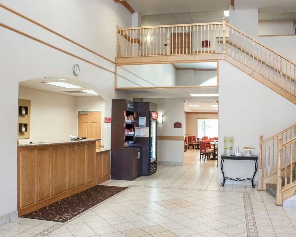 comfort suites airport