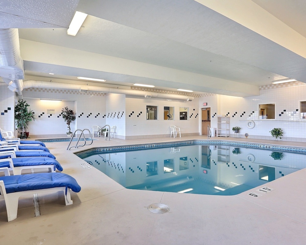comfort suites airport