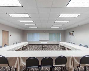 comfort suites airport