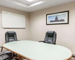 comfort suites airport