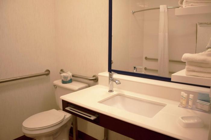 hampton inn boise airport