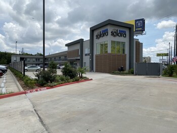 hotel solara hobby airport