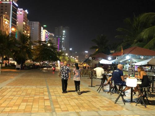 my khe beach apartment hotel 2 bedrooms