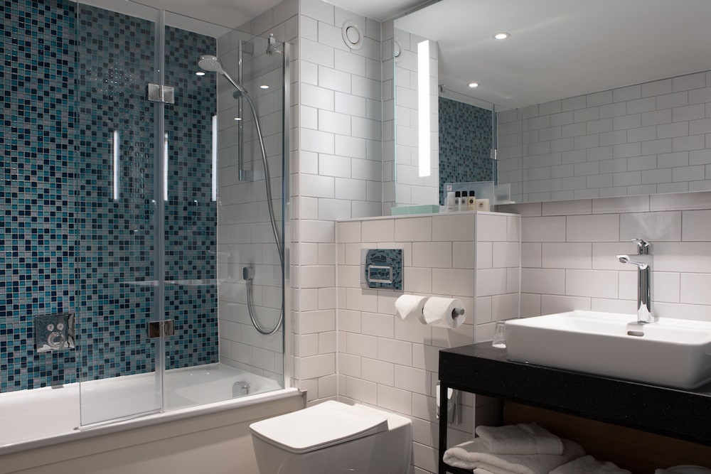 holiday inn bolton centre by ihg