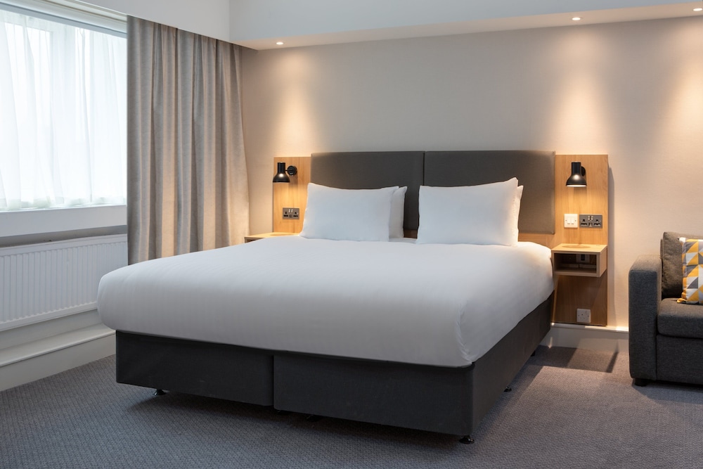 holiday inn bolton centre by ihg