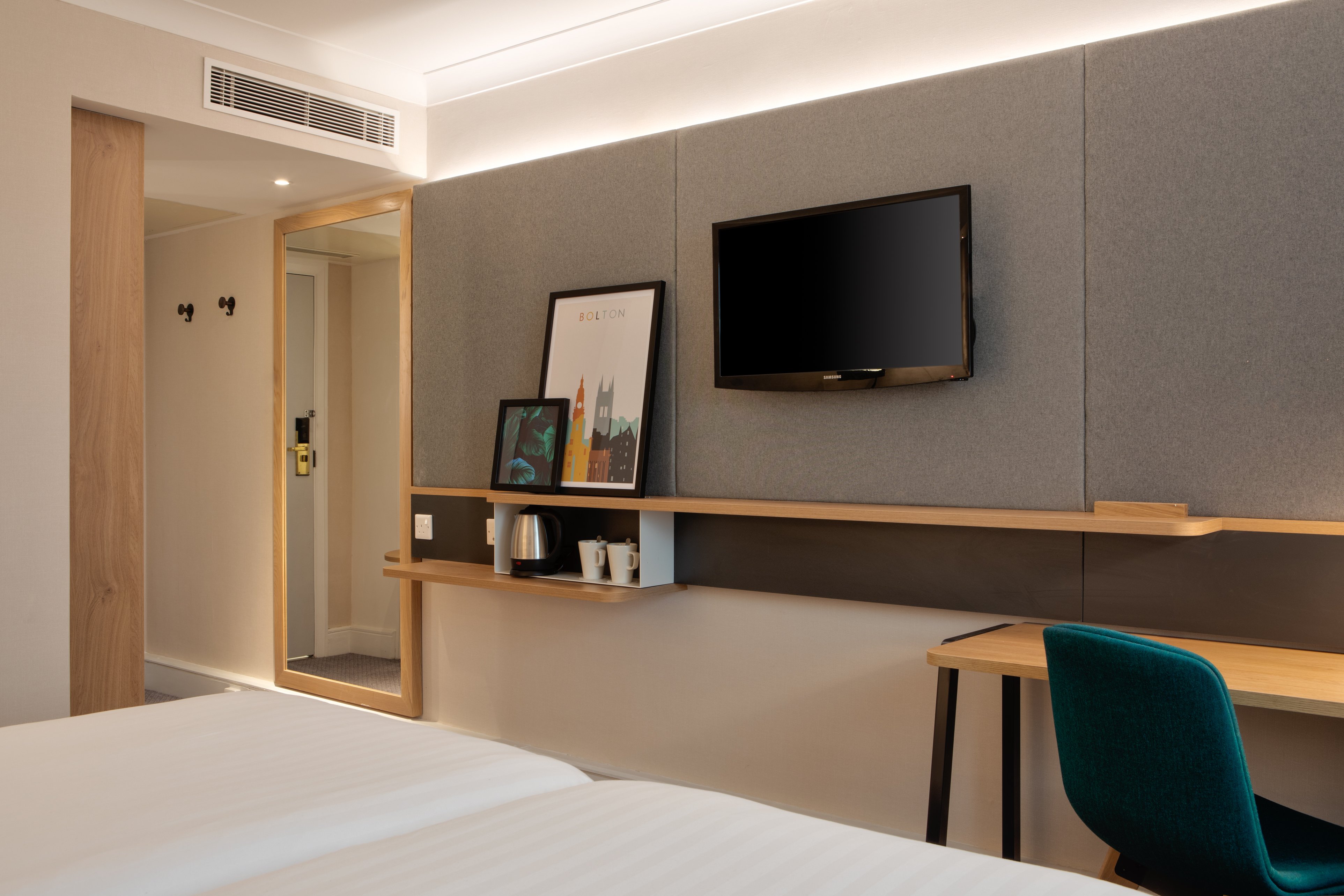 holiday inn bolton centre by ihg