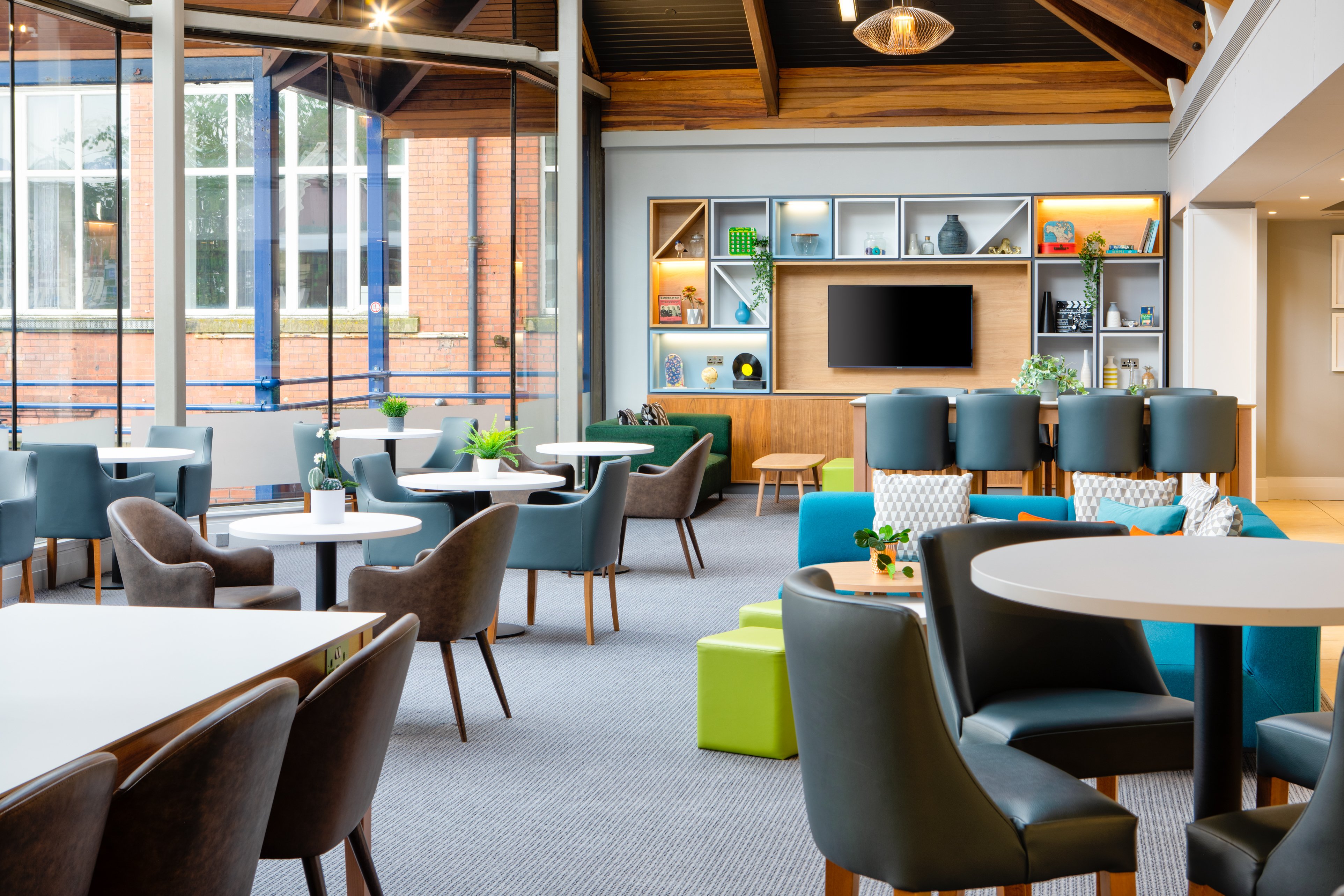 holiday inn bolton centre by ihg