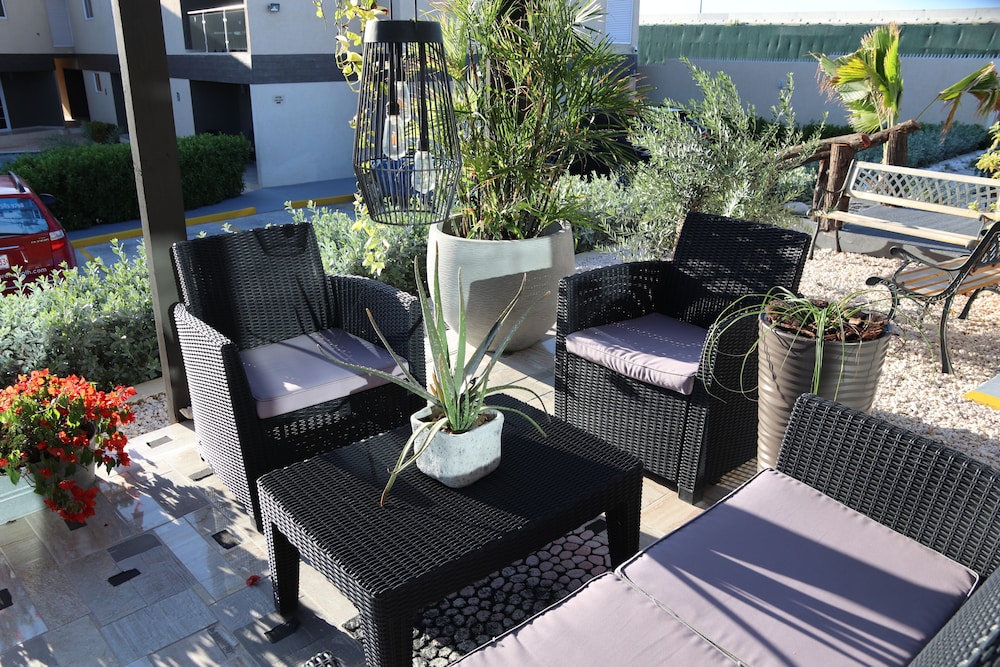 rh boutique hotel aruba