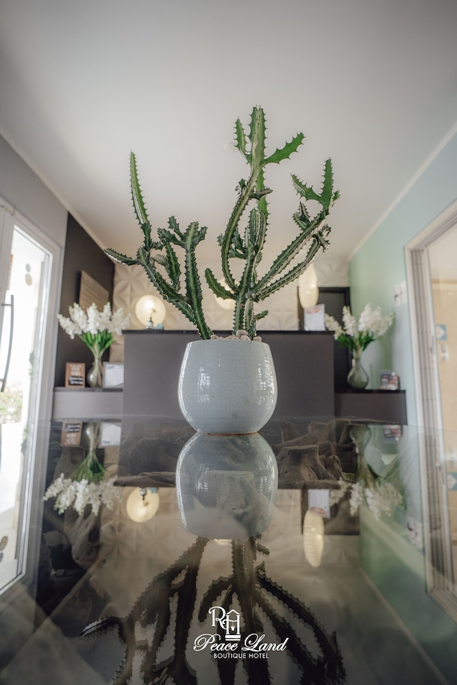 rh boutique hotel aruba