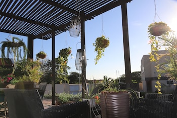 rh boutique hotel aruba