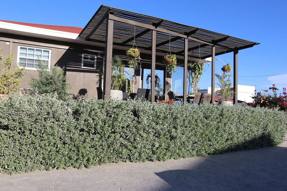 rh boutique hotel aruba