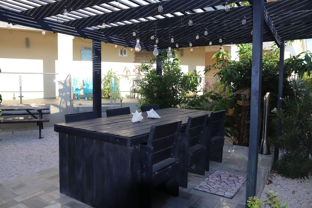 rh boutique hotel aruba