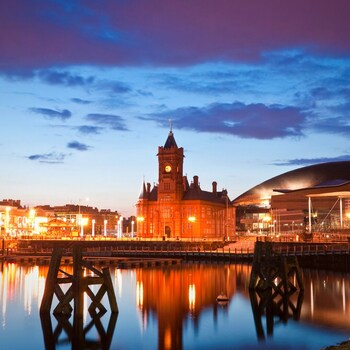 the suite 82 cathedral private parking