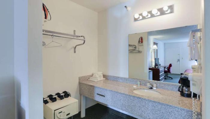 magnuson hotel bradenton