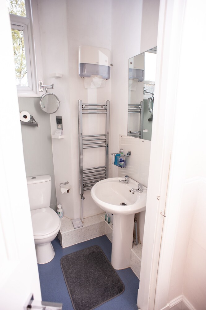 bees townhouse apartment