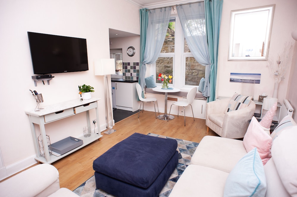 bees townhouse apartment