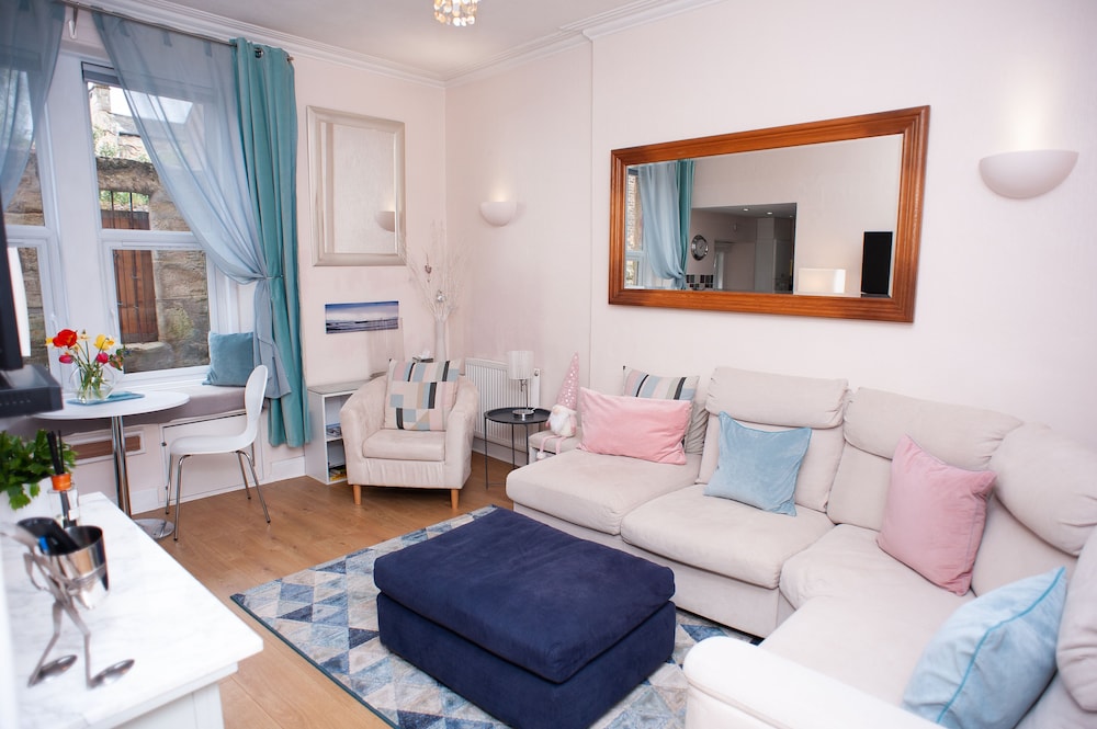 bees townhouse apartment