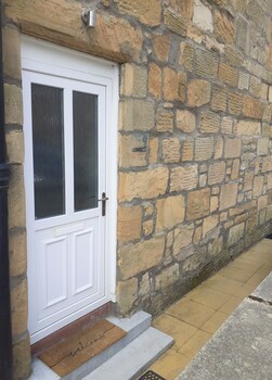 bees townhouse apartment