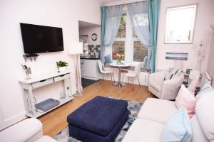 bees townhouse apartment