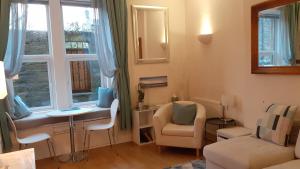 bees townhouse apartment