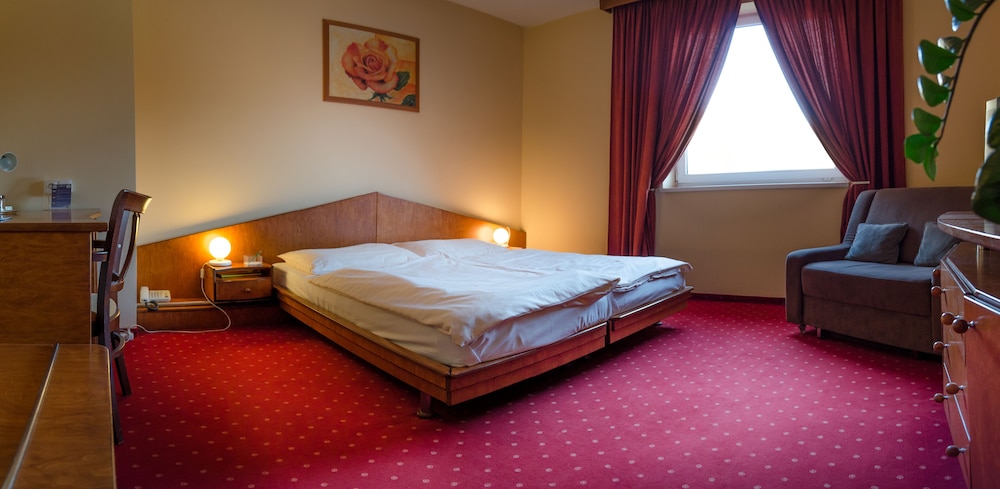 hotel west