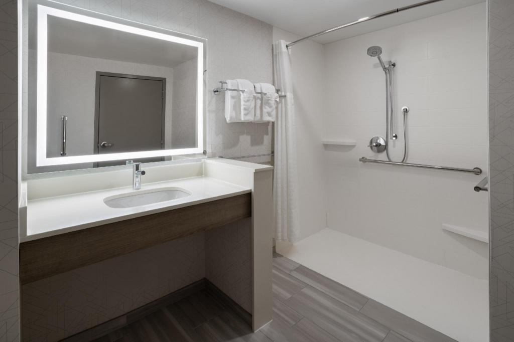 holiday inn express hotel and suites brattleboro by ihg