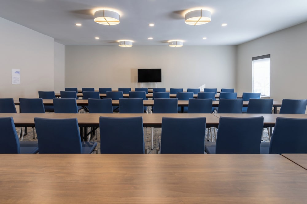 holiday inn express hotel and suites brattleboro by ihg
