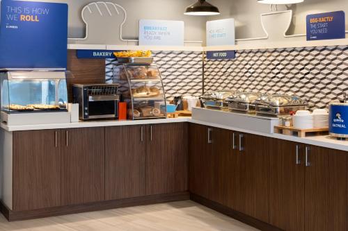 holiday inn express hotel and suites brattleboro by ihg