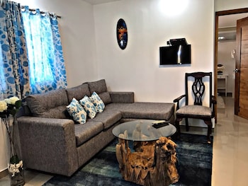 charming 1b apto walk to the beaches and main street