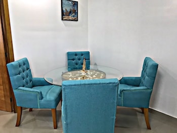 charming 1b apto walk to the beaches and main street