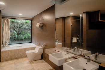 amaroossa suite bali