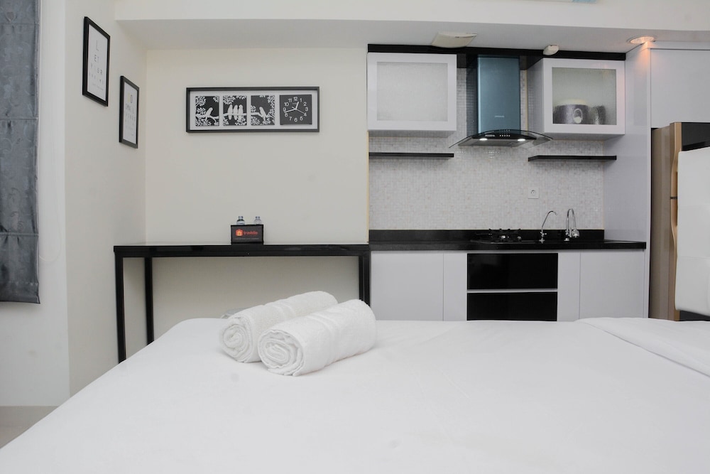 pleasant and modern studio grand kamala lagoon apartment