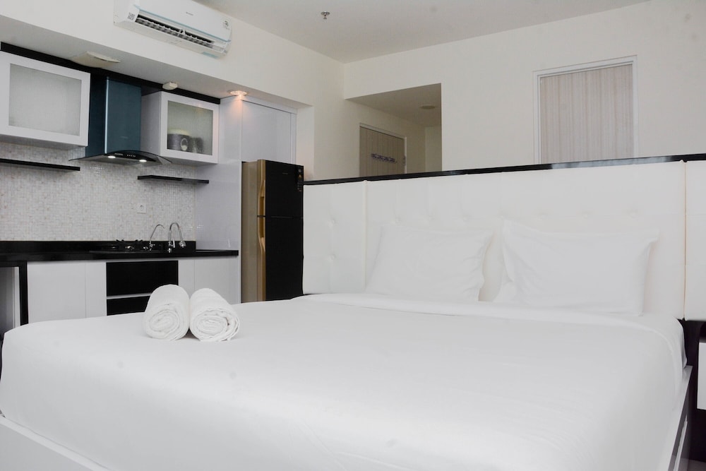pleasant and modern studio grand kamala lagoon apartment