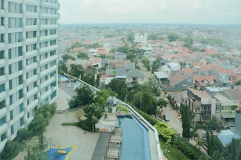 pleasant and modern studio grand kamala lagoon apartment