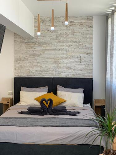 maya guest house panoramic seaandcity view