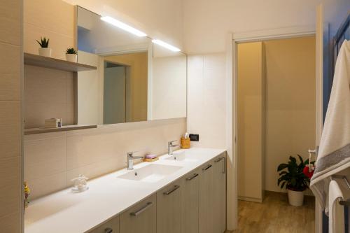 notami yellow line apartment