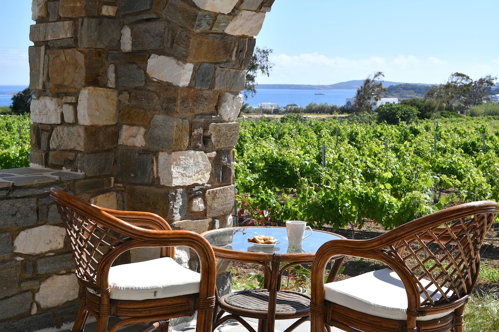 paros